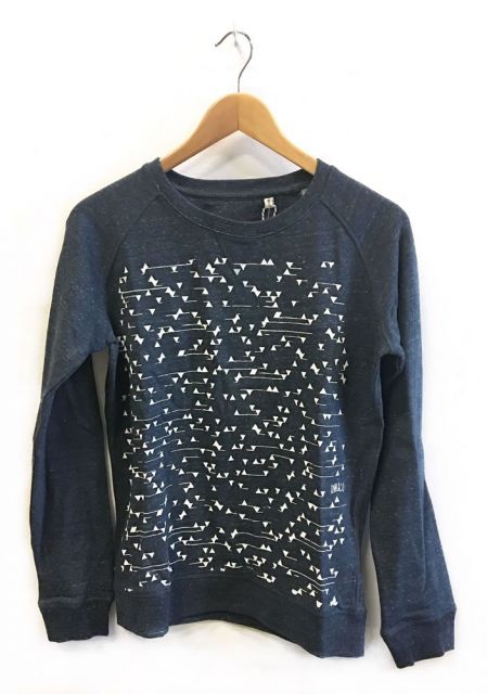 h.e.10B sweater Triangles